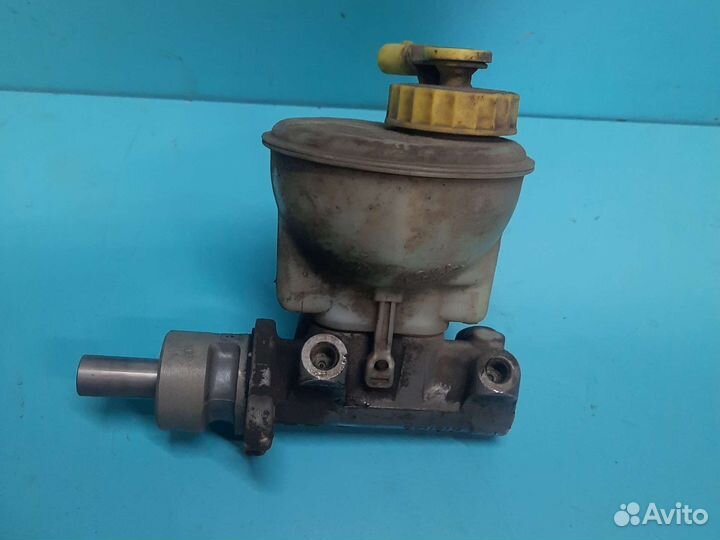 Главный тормозной цилиндр Volkswagen golf 3