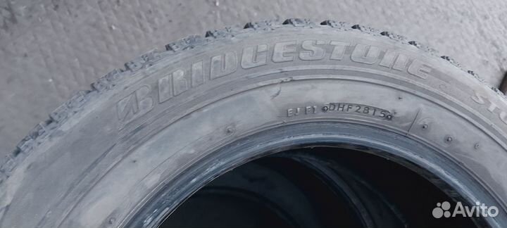 Bridgestone Blizzak Revo GZ 215/60 R16