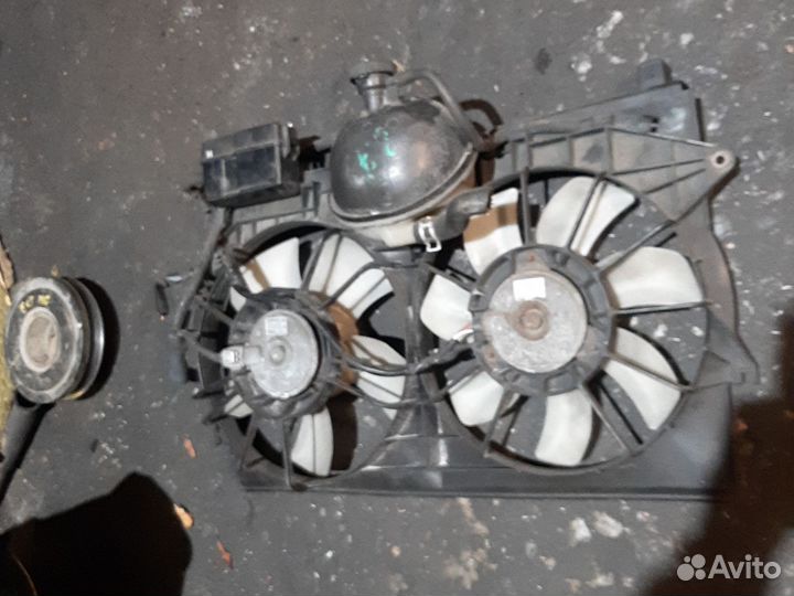 Вентилятор радиатора Тойота Авенсис 2 2.0 дизель