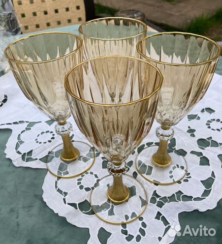 Цветные бокалы для вина