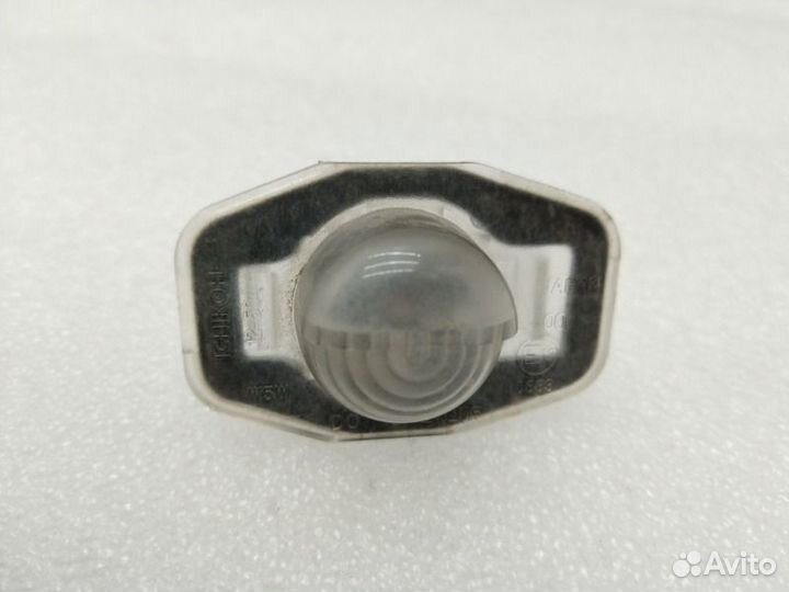 Плафон подсветки номера Toyota Corolla E150 1zrfe