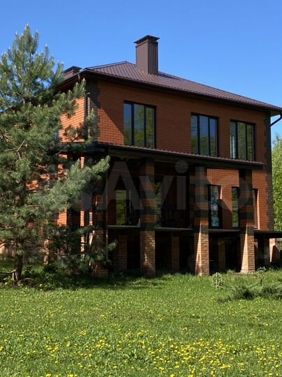 Дом 300 м² на участке 53 сот.