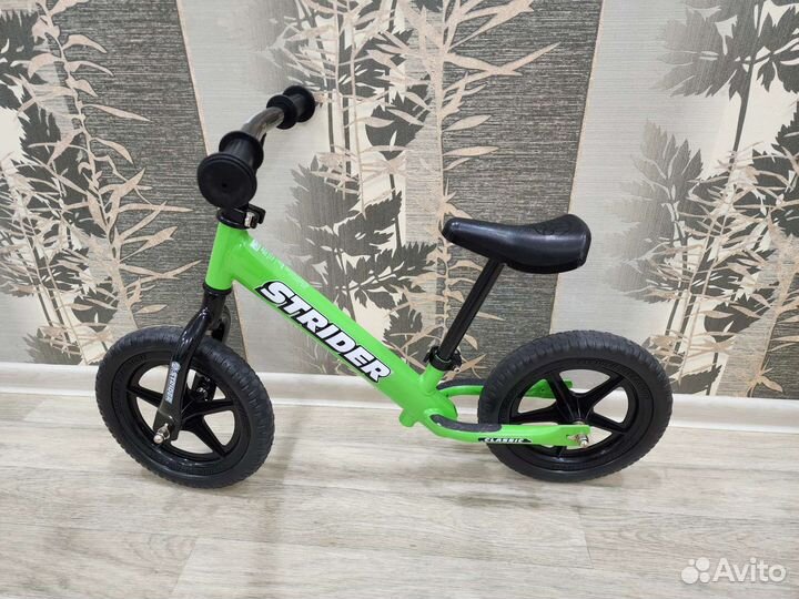 Беговел strider classic 12