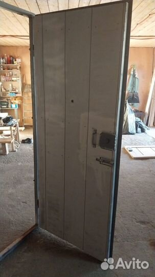 Б/У металлические двери