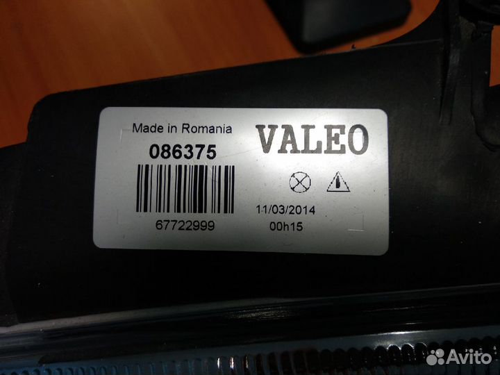 Фара Peugeot Partner передняя левая Valeo