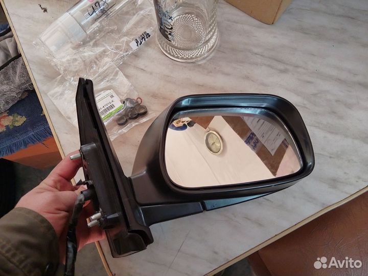 Зеркало заднего вида