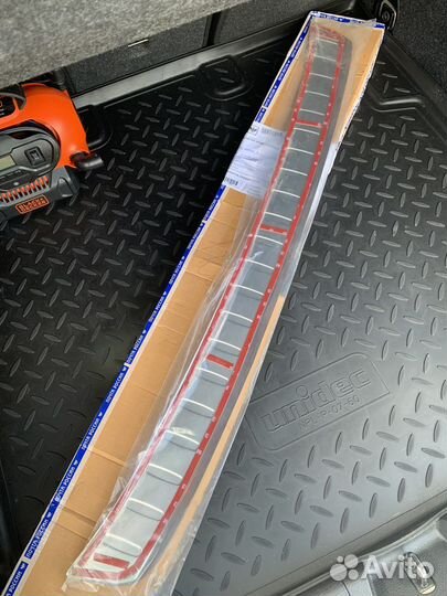 Накладка на задний бампер BMW