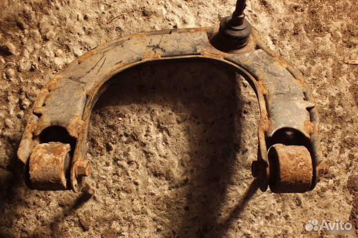 Рычаг подвески передний верхний левый Kia Opirus