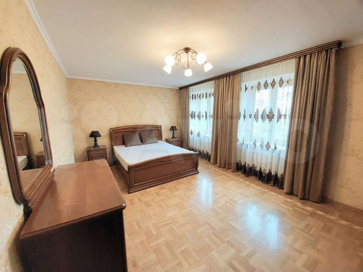 3-к. квартира, 95 м², 3/10 эт.