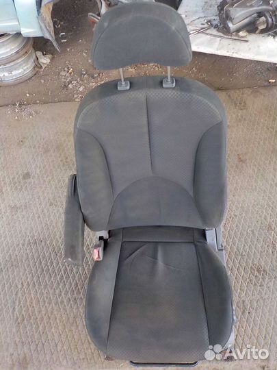 Сидение KIA RIO 2 переднее левое