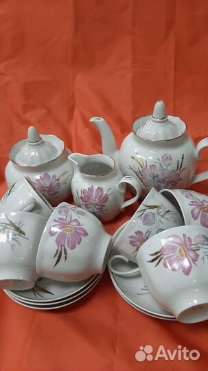 Сервиз чайный. фарфор. дулево 94 год