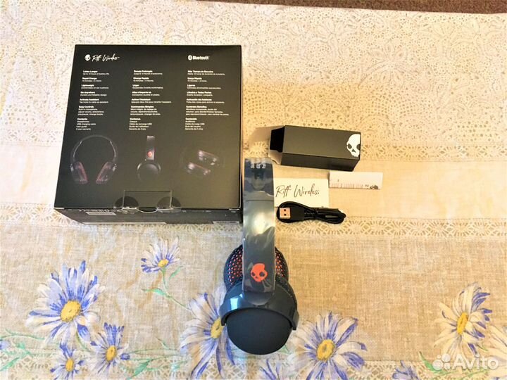 Новые беспроводные наушники Skullcandy