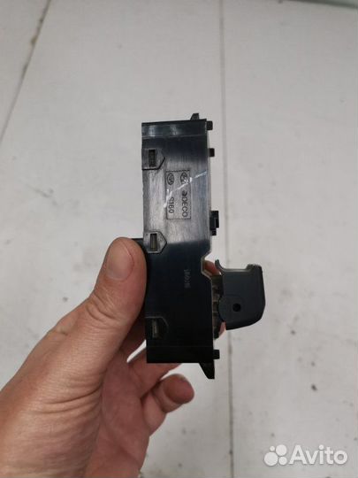 Блок управления стеклоподъемниками передний левый