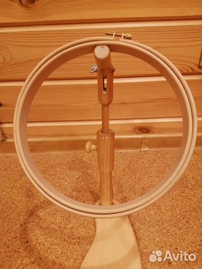 Пяльцы для вышивания настольные с держателем