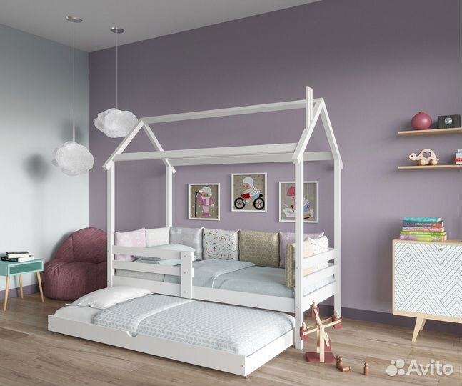 Детская кровать с крышей домик