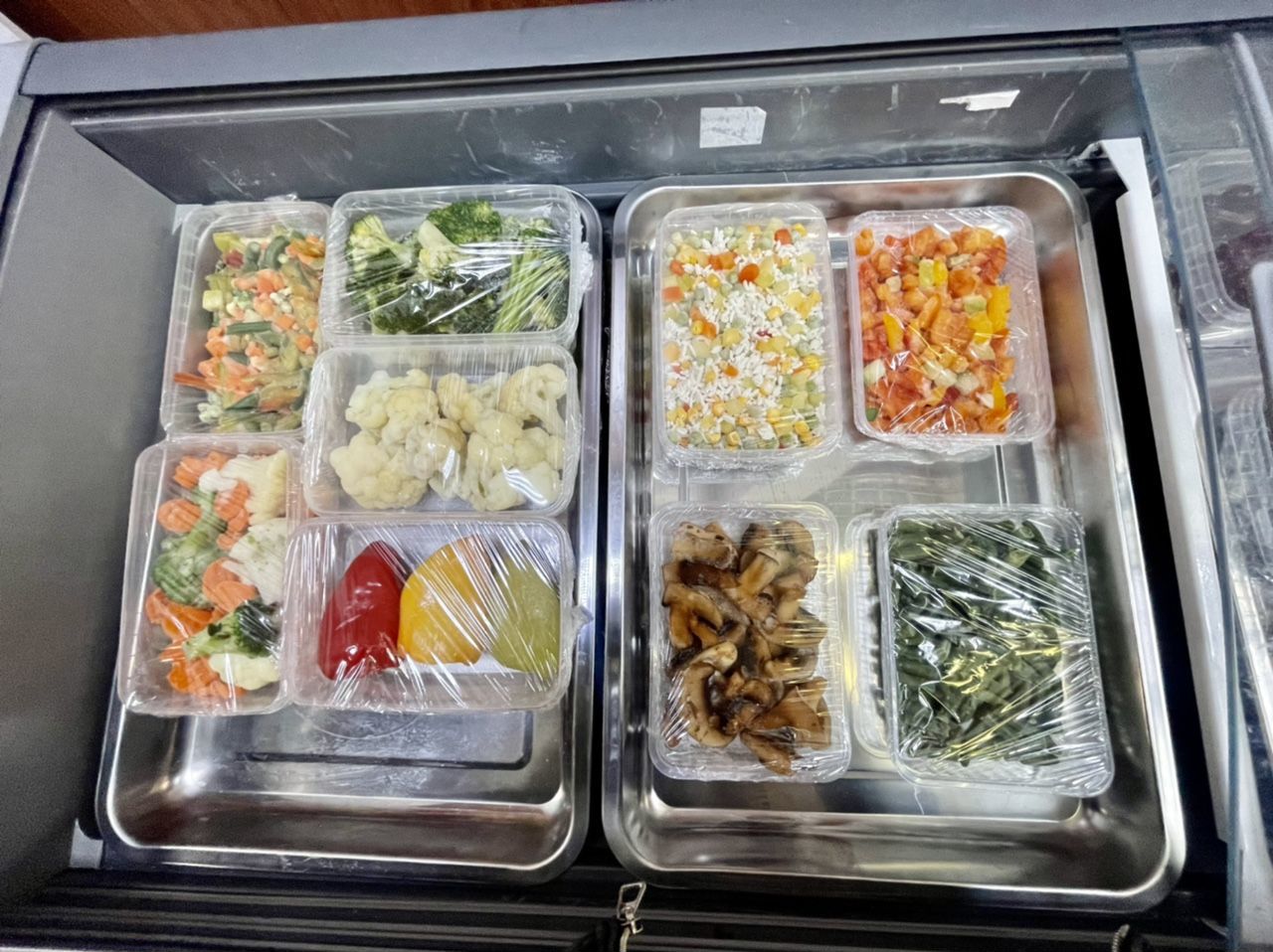 морские рыбы. свежая рыба. иваси соленая. рыба съедобная. филе рыбы пангасиус.