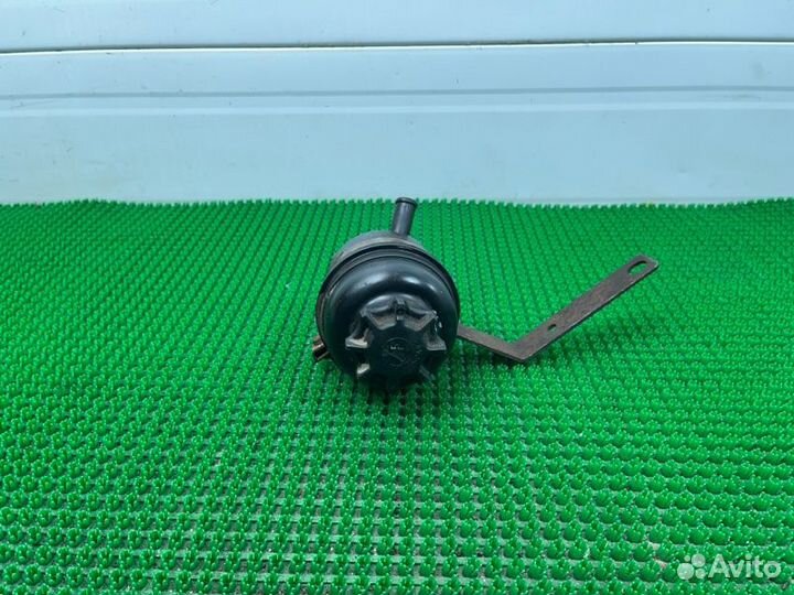 Бачок гидроусилителя Chevrolet Niva 1 2007