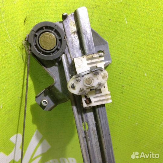 Стеклоподъемник механ. задний левый Опель Вектра