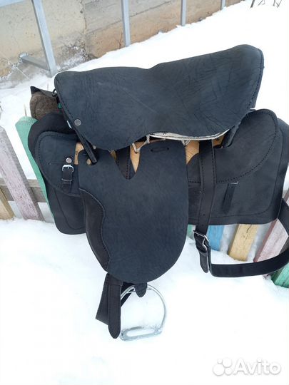 Седло для лошади