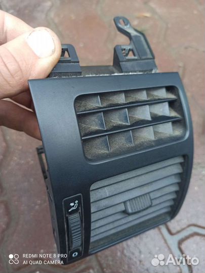 Touran 1 2007г.в воздуховодов правый 1T0 819 704B