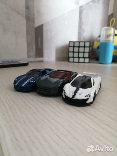 Продам машинки хот вилс 14 шт