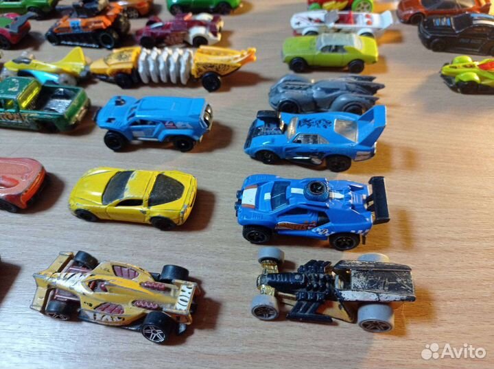 Машинки Hot wheels