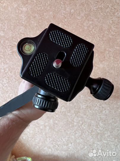 Штатив для фотоаппарата