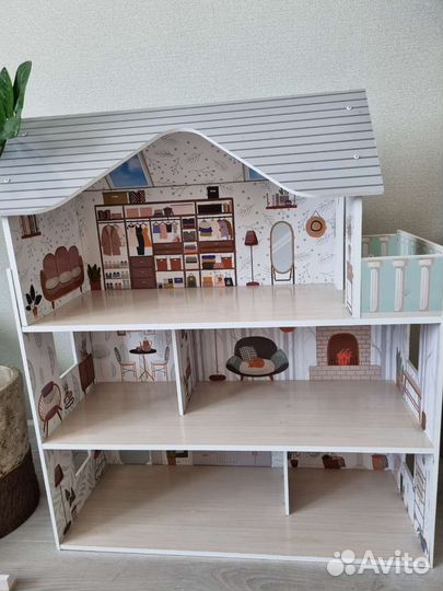 Кукольный домик с мебелью