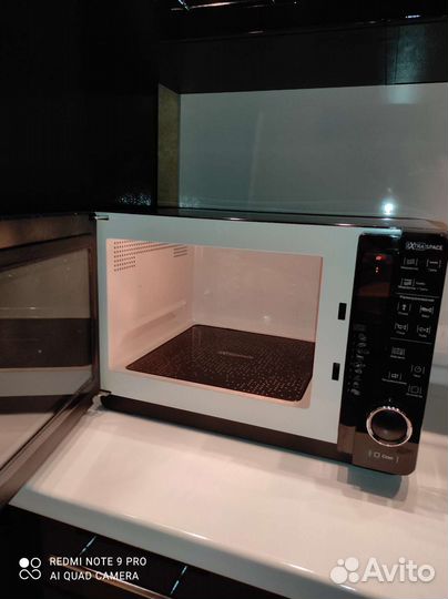 Микроволновая печь Hotpoint-Ariston