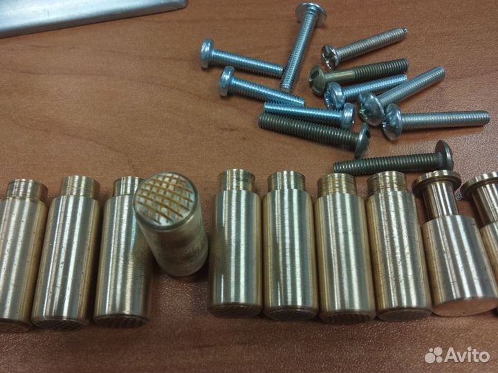 Мебельная ручка латунь