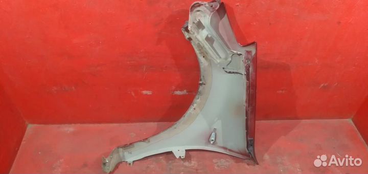 Сандеро крыло переднее правое красное stepway 1