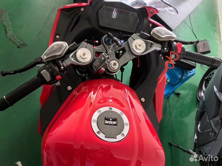 Электромотоцикл yamaha R3