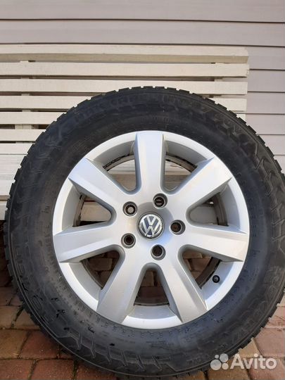 Колеса VW Touareg Nokian Hakka7 SUV 235/65R17 зима