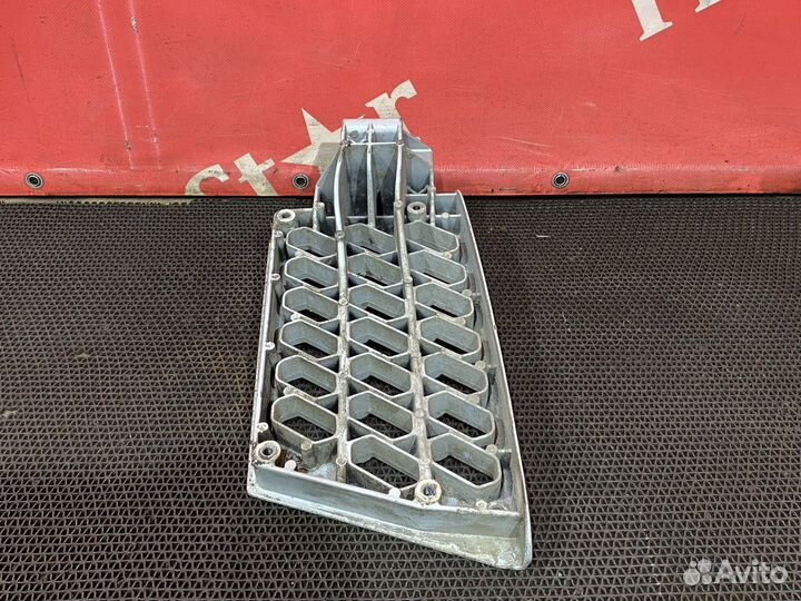 Ступенька левая Volvo FH