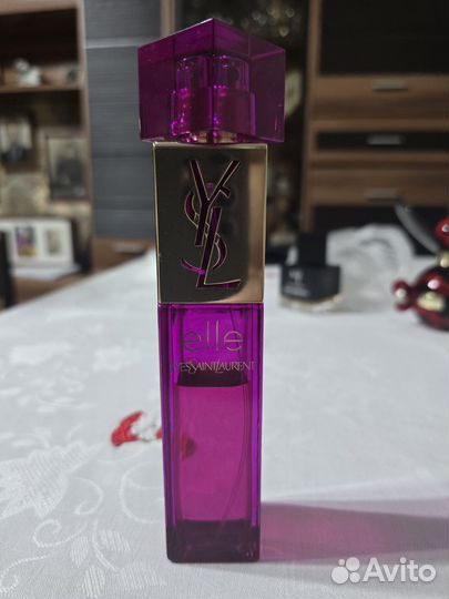Elle yves saint laurent