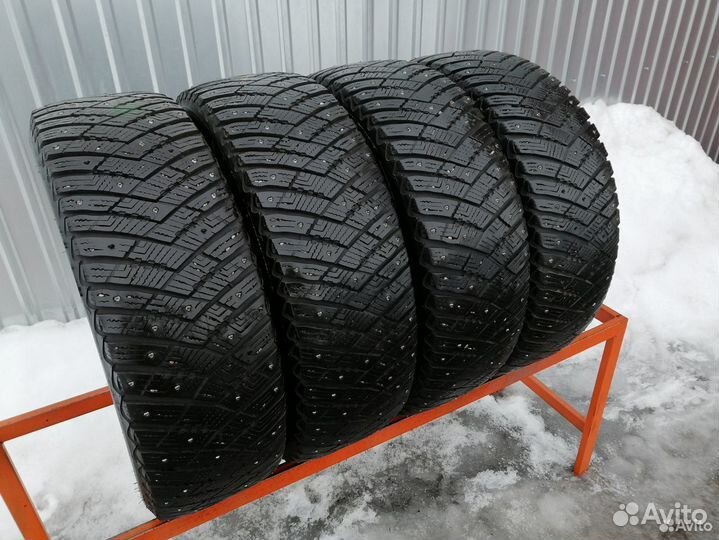 Goodyear Ultragrip Ice Arctic 215/60 R17 89H