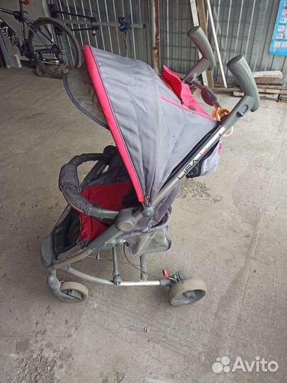 Прогулочная коляска