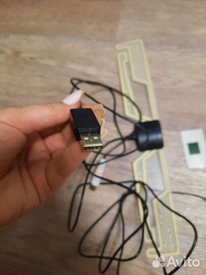 Антенна комнатная с усилителем