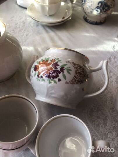 Чашки, сахарницы