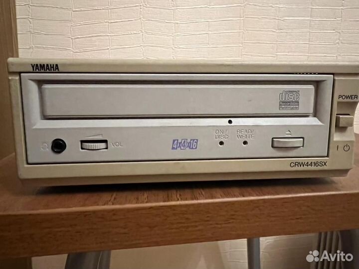 Внешний scsi CD привод yamaha CRW4416SX