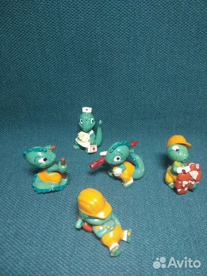 Игрушки из киндер-сюрпризов