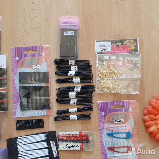 Набор для волос: невидимки, резинки, заколки