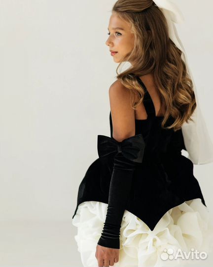 Платье + перчатки для девочки 98 размер