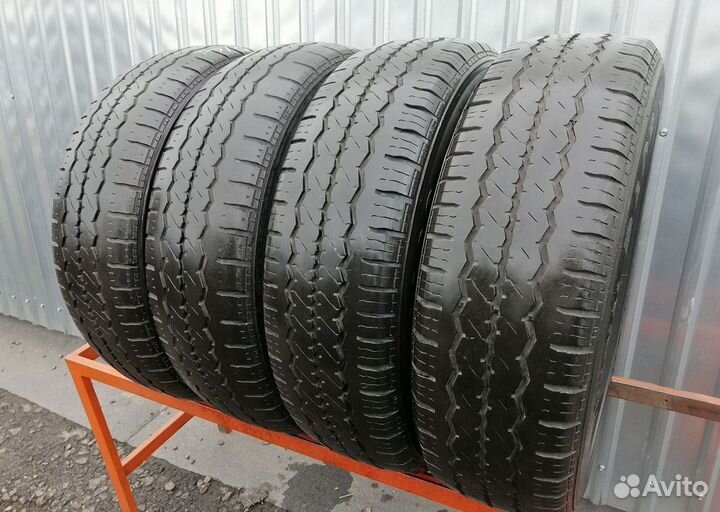 Hankook Radial RA08 215/70 R16C 103T