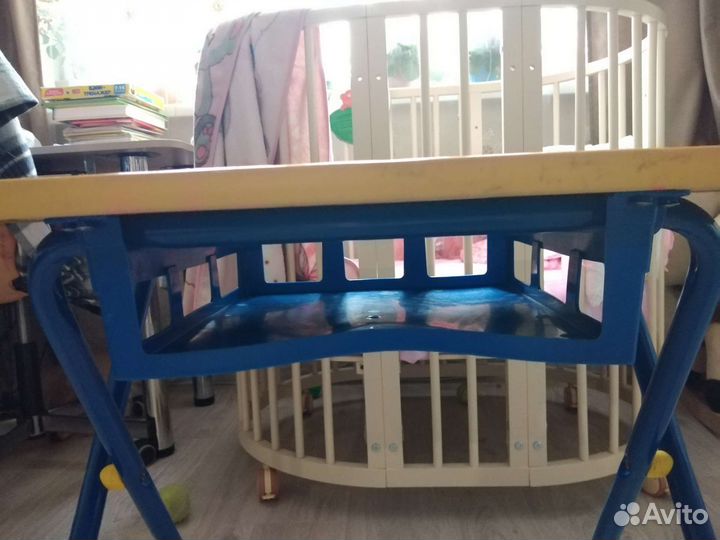 Детский столик