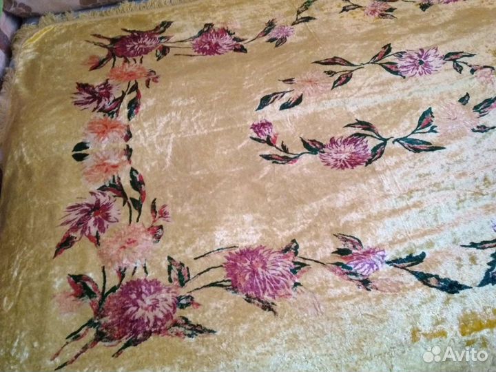 Плюшевая скатерть, покрывало