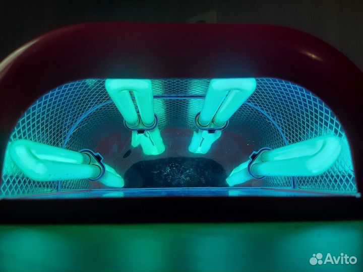 Ультрафиолетовая лампа для маникюра