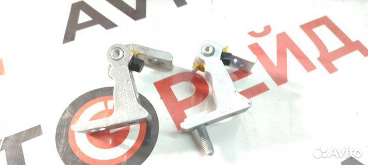 Петля дверная задняя левая Audi A6 4G CGW