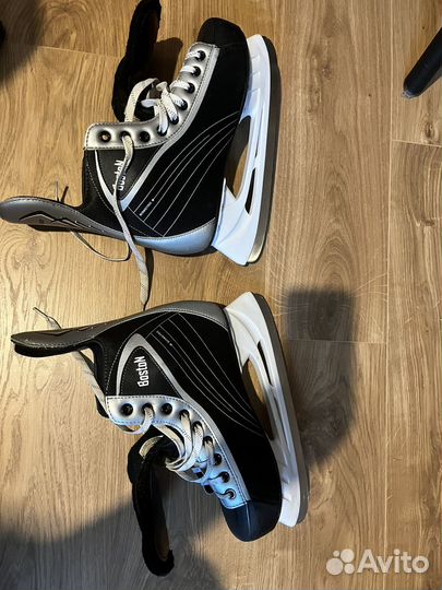 Коньки хоккейные