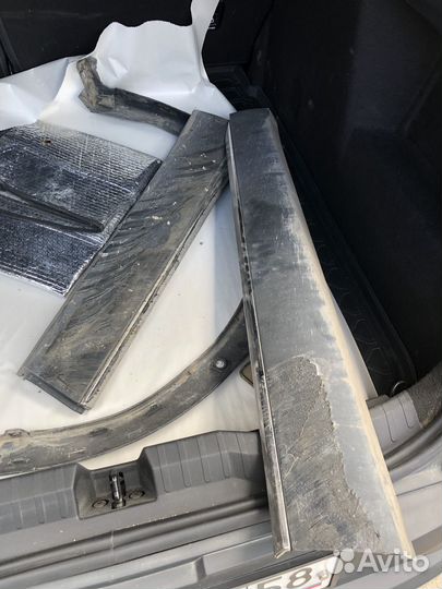 Продам дверь на Рено Аркана